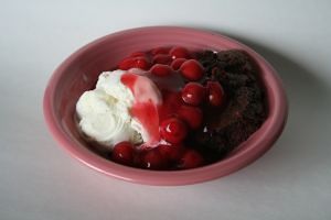 Калорийность йогурта, полезные и вредные свойства